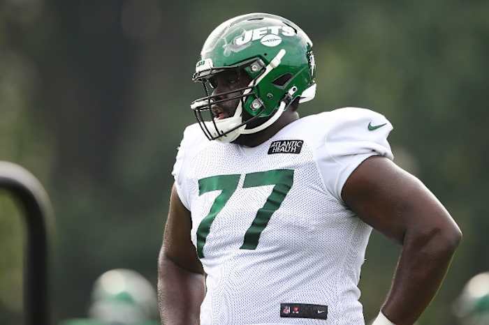 Jets Mekhi Becton at training camp